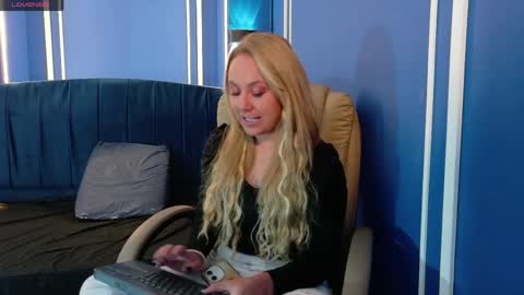 Snapshot of angel_white25 chatting on 04-20-26, 11:46 Angel online show from 04-20-26, 11:46