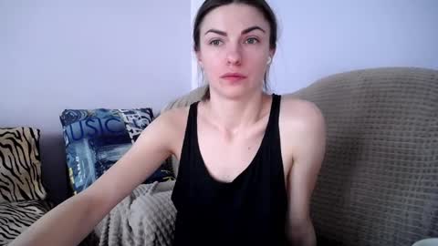 Zoe online show from 03-09-25, 12:42