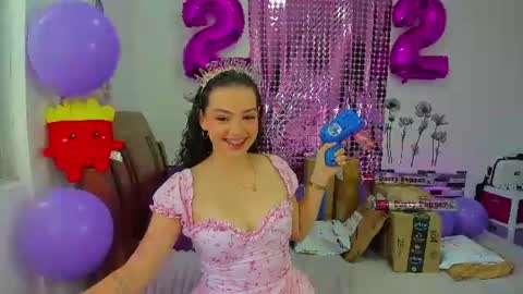 Snapshot of angela_hank2_ chatting on 06-17-26, 01:12 ANGELA online show from 06-17-26, 01:12