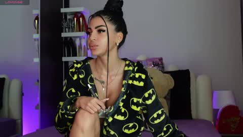 Angela online show from 05-01-26, 12:43