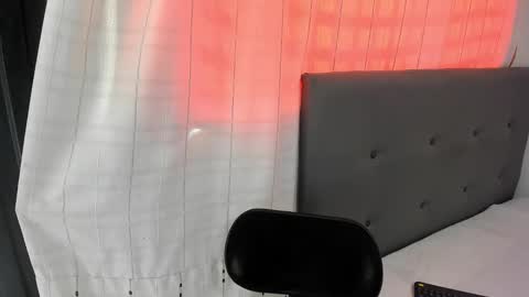 angela_nix online show from 09-15-25, 03:56