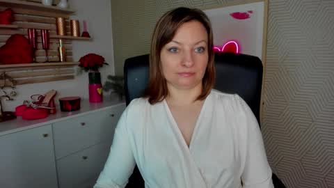 Angela online show from 03-26-26, 06:52