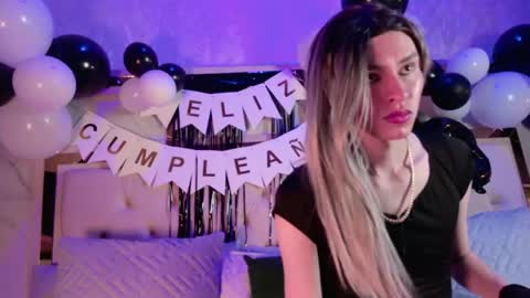 Snapshot of angela_white22 chatting on 05-18-26, 03:51 angela_white22 online show from 05-18-26, 03:51