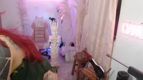 Angela Cianuro online show from 10-28-25, 01:09