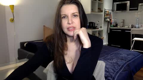 Snapshot of angeladarkk chatting on 09-25-25, 04:11 Angela online show from 09-25-25, 04:11