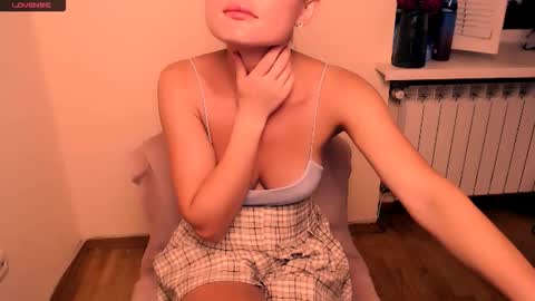 Snapshot of angelalice_ chatting on 09-10-25, 09:42 Alice online show from 09-10-25, 09:42