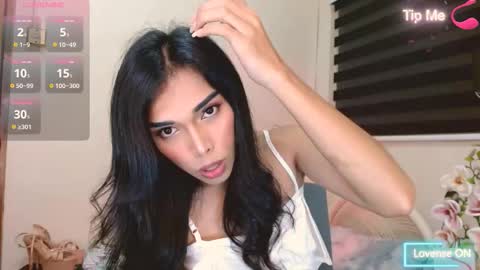 SENORITA online show from 12-18-25, 02:01