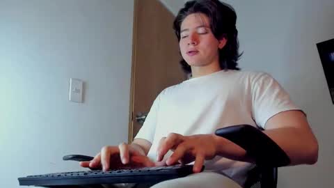 Angel Bennet online show from 12-02-25, 11:00