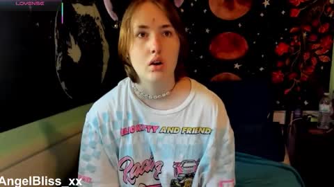 Snapshot of angelbliss_xx chatting on 12-03-25, 05:33 Angel online show from 12-03-25, 05:33