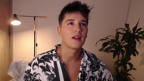 Snapshot of angelcossio chatting on 12-03-24, 01:08 Angel online show from 12-03-24, 01:08