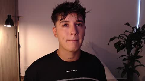 Snapshot of angelcossio chatting on 01-17-25, 06:02 Angel online show from 01-17-25, 06:02