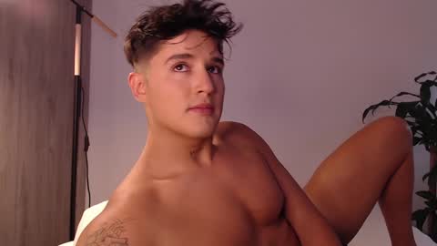 Snapshot of angelcossio chatting on 01-26-25, 09:40 Angel online show from 01-26-25, 09:40