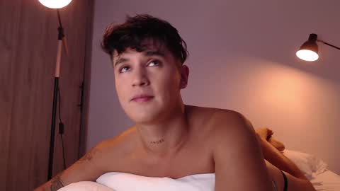 Snapshot of angelcossio chatting on 02-09-25, 02:06 Angel online show from 02-09-25, 02:06