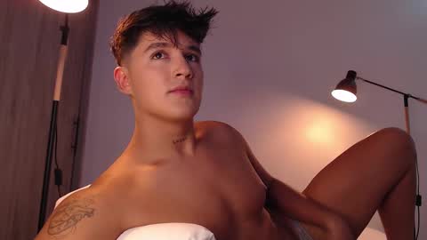 Snapshot of angelcossio chatting on 02-21-25, 07:10 Angel online show from 02-21-25, 07:10