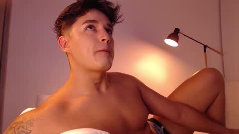 Snapshot of angelcossio chatting on 09-11-25, 12:33 Angel online show from 09-11-25, 12:33