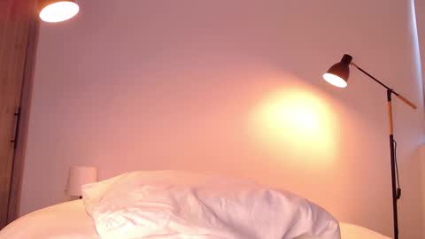 Snapshot of angelcossio chatting on 09-23-25, 10:24 Angel online show from 09-23-25, 10:24