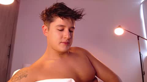 Angel online show from 11-26-25, 06:53