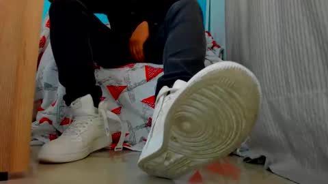 Snapshot of angeldominantxxx chatting on 03-05-26, 08:27 SIR BBC online show from 03-05-26, 08:27