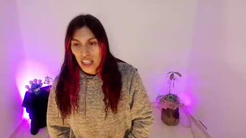 Snapshot of angele_johnson chatting on 06-11-26, 08:51 angele online show from 06-11-26, 08:51