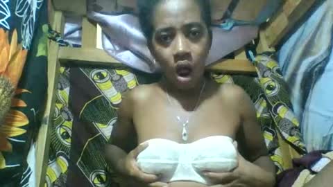 Snapshot of angelettee chatting on 06-08-26, 02:23 Angelettee online show from 06-08-26, 02:23