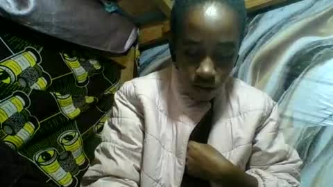 Snapshot of angelettee chatting on 06-10-26, 06:45 Angelettee online show from 06-10-26, 06:45