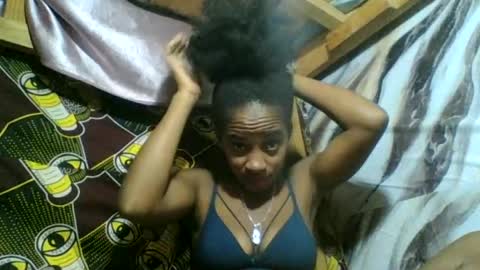 Snapshot of angelettee chatting on 06-12-26, 06:45 Angelettee online show from 06-12-26, 06:45