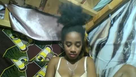 Snapshot of angelettee chatting on 06-15-26, 04:47 Angelettee online show from 06-15-26, 04:47