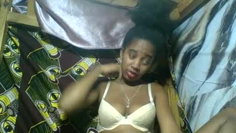 Snapshot of angelettee chatting on 06-16-26, 04:59 Angelettee online show from 06-16-26, 04:59