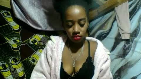 Snapshot of angelettee chatting on 06-21-26, 03:42 Angelettee online show from 06-21-26, 03:42