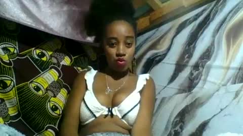 Snapshot of angelettee chatting on 06-24-26, 12:04 Angelettee online show from 06-24-26, 12:04
