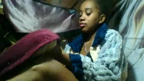 Snapshot of angelettee chatting on 06-29-26, 01:12 Angelettee online show from 06-29-26, 01:12
