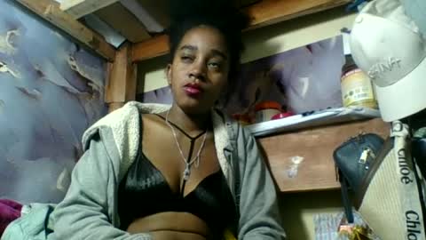 Snapshot of angelettee chatting on 07-01-26, 07:32 Angelettee online show from 07-01-26, 07:32