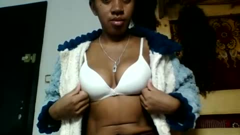Snapshot of angelettee chatting on 07-06-26, 10:12 Angelettee online show from 07-06-26, 10:12