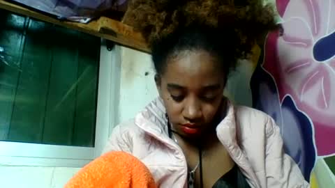 Snapshot of angelettee chatting on 07-28-26, 07:39 Angelettee online show from 07-28-26, 07:39