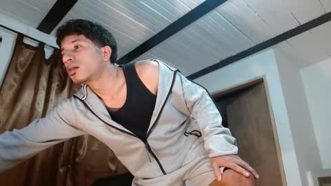 Snapshot of angelhil chatting on 05-12-26, 01:58 Angel of littlebandido online show from 05-12-26, 01:58