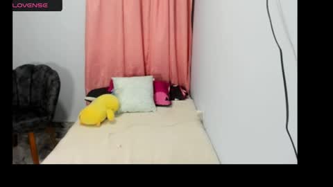 Snapshot of angeli_hot01 chatting on 06-09-26, 04:13 angeli_hot01 online show from 06-09-26, 04:13