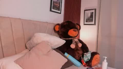 Snapshot of angeli_sexi chatting on 04-27-26, 12:41 Carolina online show from 04-27-26, 12:41