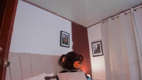 Snapshot of angeli_sexi chatting on 05-07-26, 01:22 Carolina online show from 05-07-26, 01:22