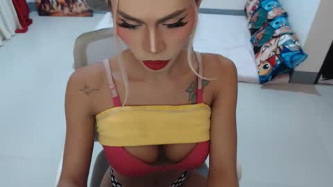 DIVINE ANGEL online show from 01-16-26, 12:25