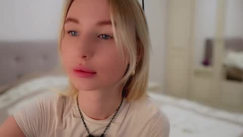 Gabby online show from 12-20-25, 05:42