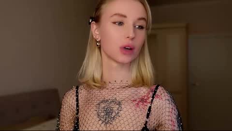 Gabby online show from 12-22-25, 05:32