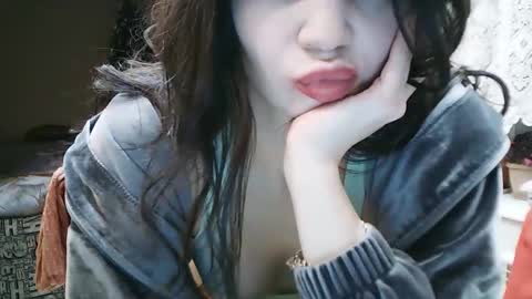 Angie online show from 01-12-26, 05:07