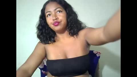 Snapshot of angelice33 chatting on 12-22-25, 06:10 angelice33 online show from 12-22-25, 06:10