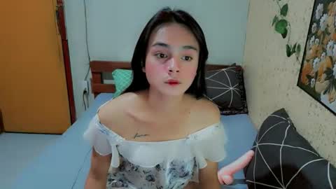 Snapshot of angelickath chatting on 05-12-26, 11:18 kath online show from 05-12-26, 11:18