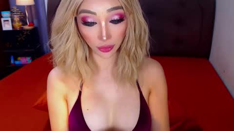 MS. AMALIA online show from 12-18-25, 06:08