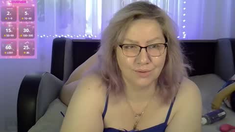 Snapshot of angelinaglam chatting on 10-12-25, 10:58 AngelinaGlam online show from 10-12-25, 10:58