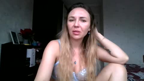 angelinalove28 online show from 12-02-25, 07:14