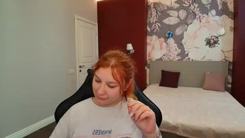 AngelinaLow online show from 06-05-26, 11:27