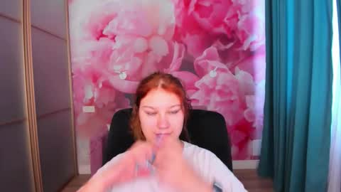 AngelinaLow online show from 06-08-26, 11:21