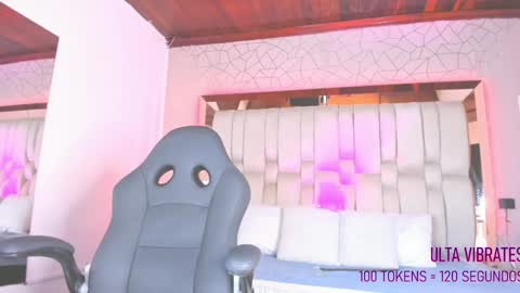 Snapshot of angelineheet chatting on 01-08-25, 04:12 Angeline Heet online show from 01-08-25, 04:12